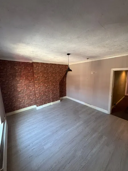 Upper room wall detail